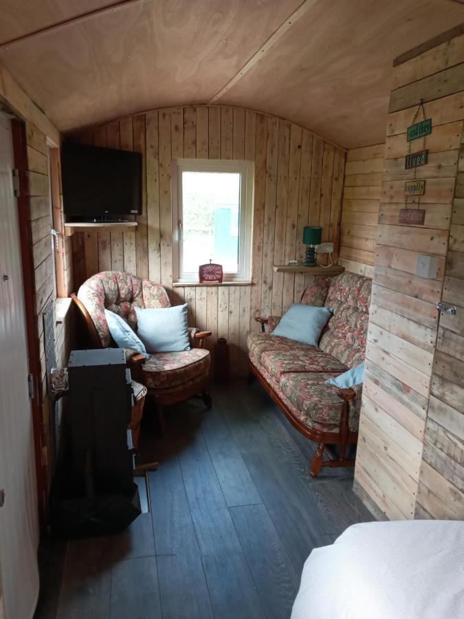 Orchard Meadow Shepherd Huts Leek-Buxton-Ashbourne Upper Elkstone Exterior photo