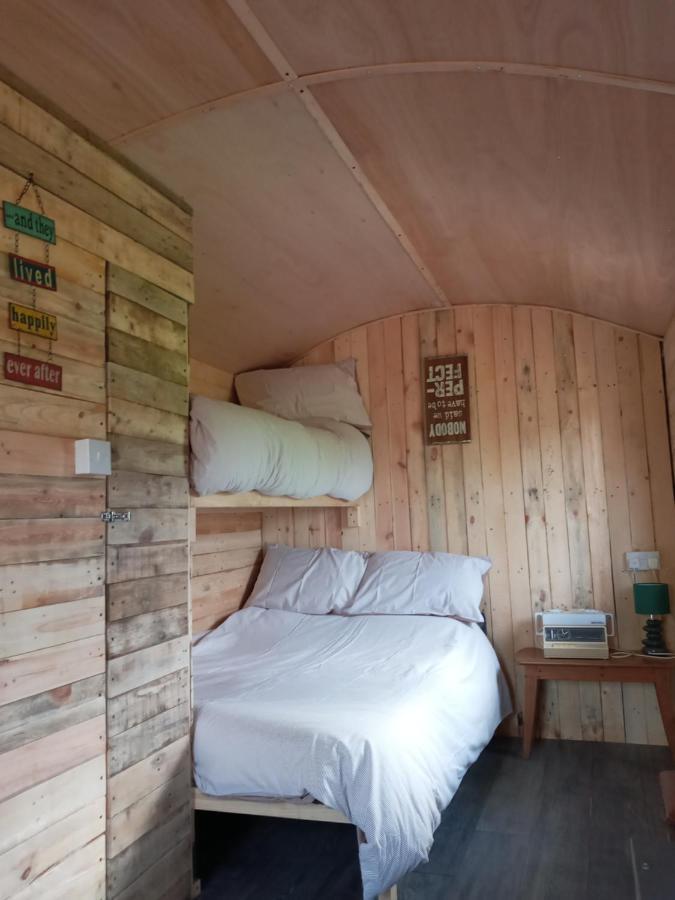 Orchard Meadow Shepherd Huts Leek-Buxton-Ashbourne Upper Elkstone Exterior photo